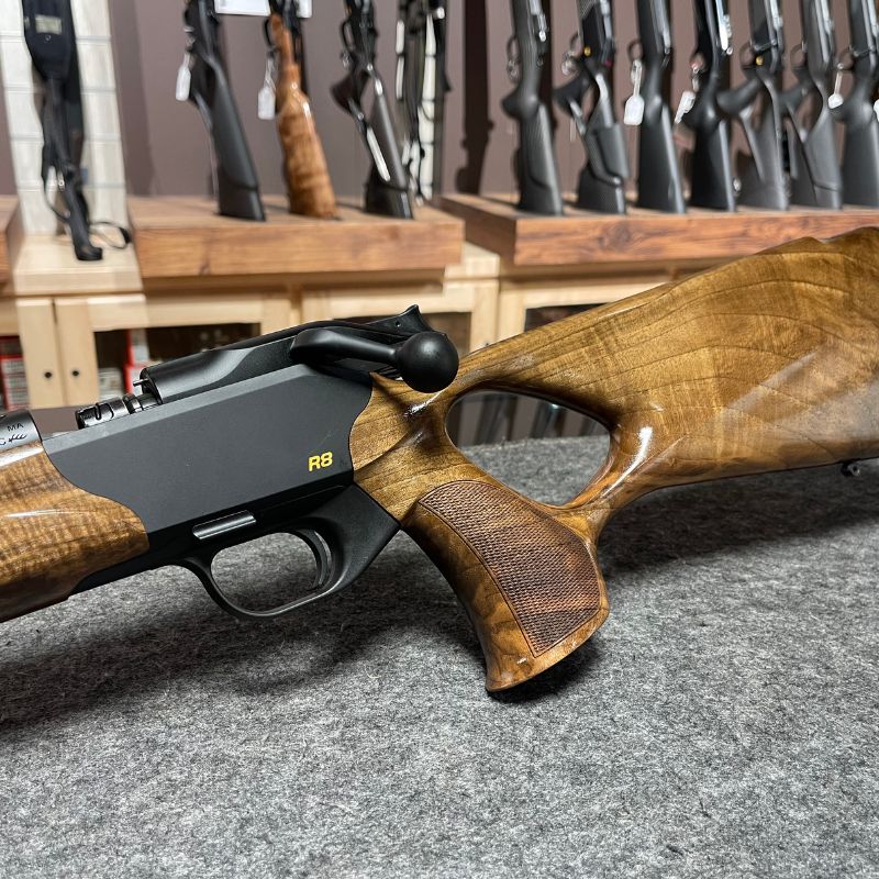 Blaser R8 Success Gaucher 30.06 filet bois de Grade 5